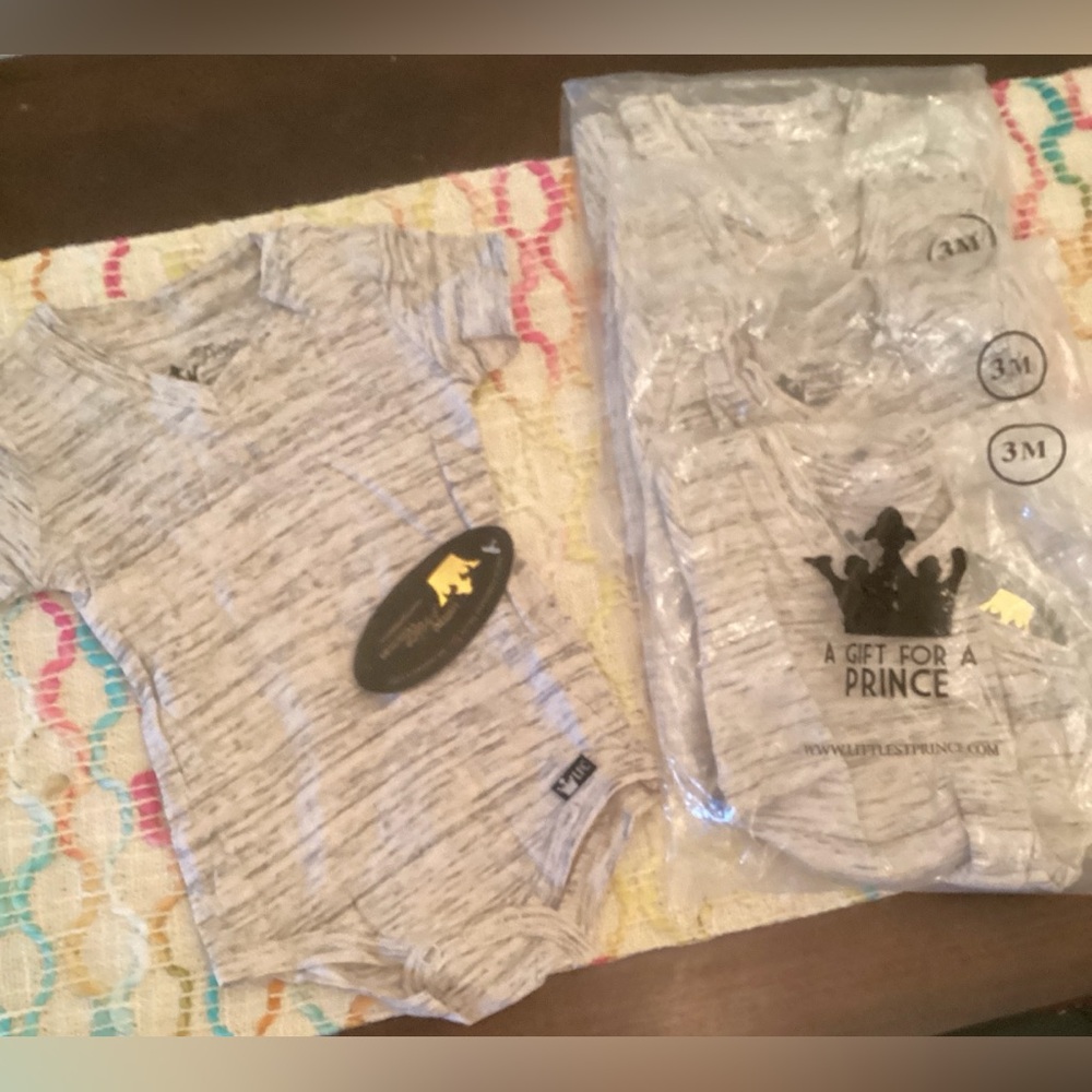 NWT Gender Neutral Heathered Gray Baby Bodysuit - 3M
